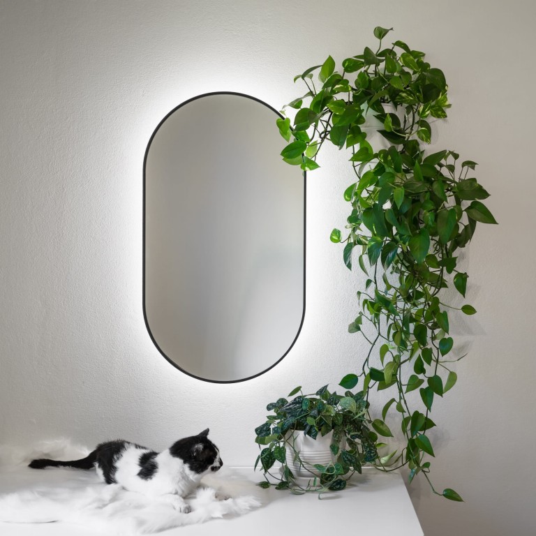 Lustro owalne CASSINI MINIMAL LED - w czarnej, cienkiej ramie, podświetlane, pionowe
