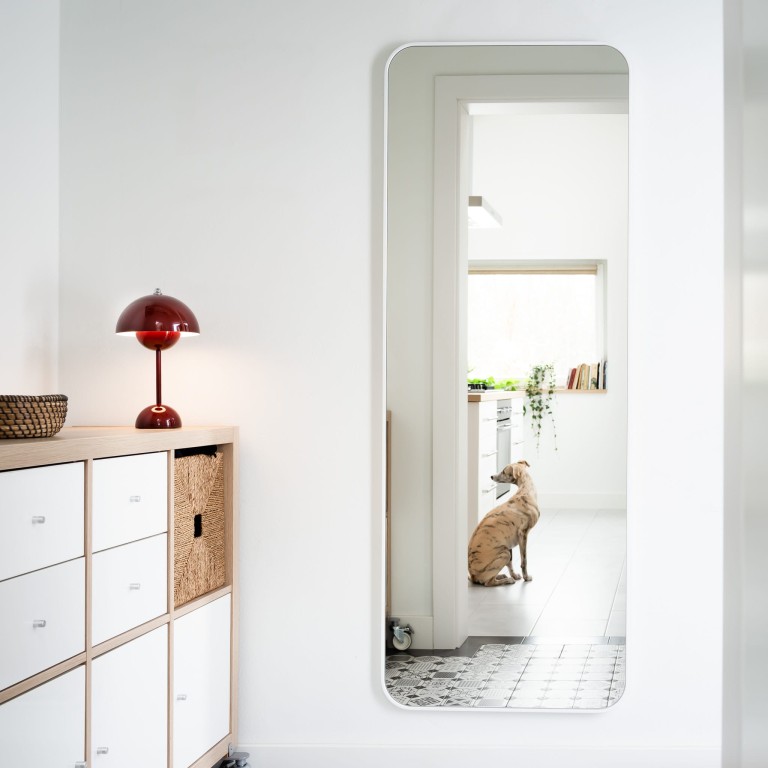 Lustro prostokątne ORTO MINIMAL LONG - w białej, cienkiej ramie, do przedpokoju, pionowe