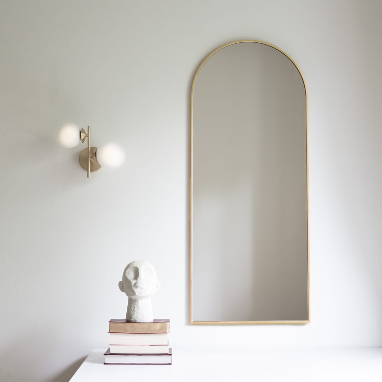 Lustro półowalne ARCUS MINIMAL LED - w złotej, cienkiej ramie, podświetlane, pionowe