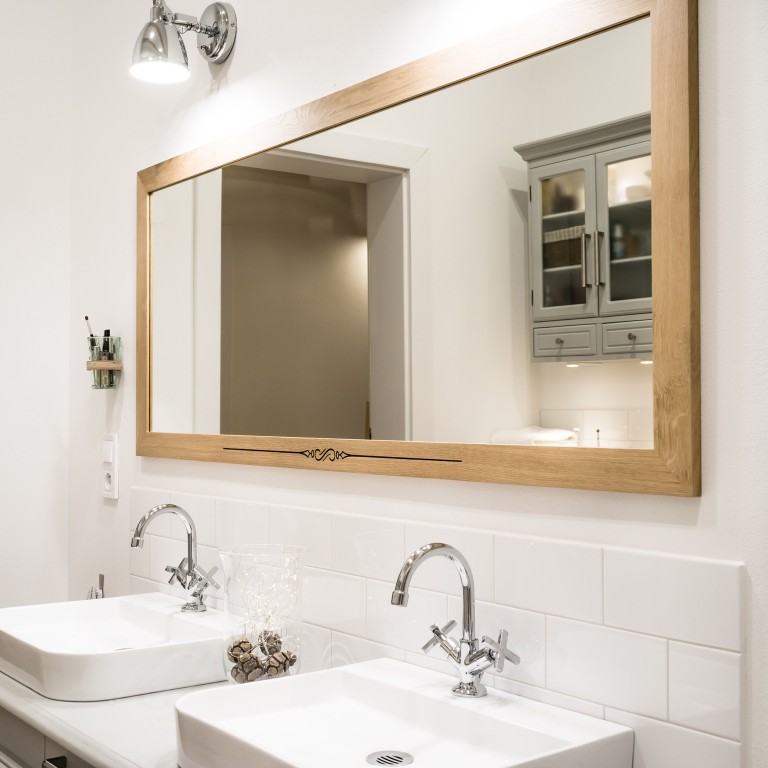Lustro prostokątne w drewnianej ramie CLASSIC 150 x 65 x 5,5 cm