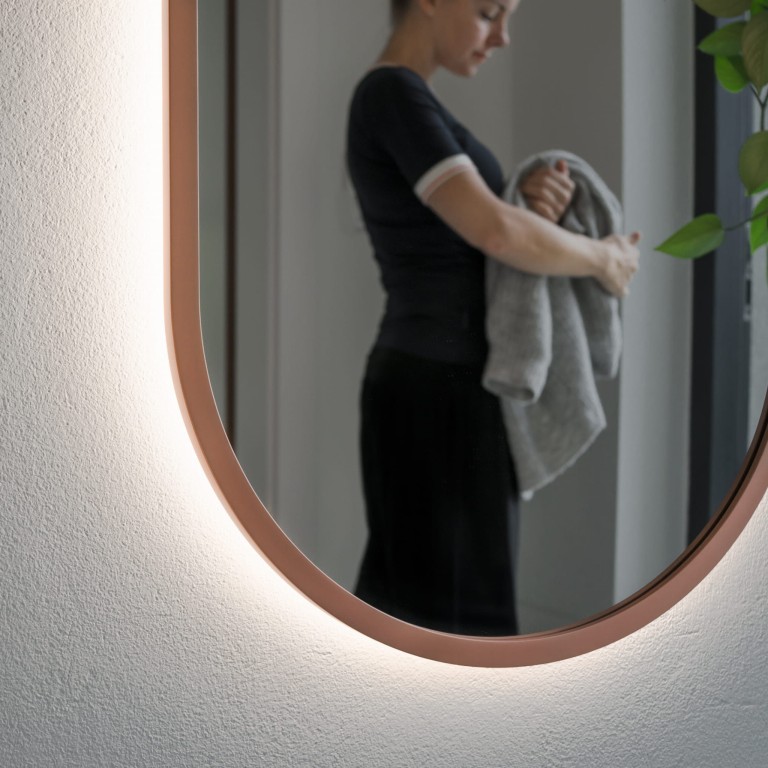 Lustro owalne CASSINI LED - w miedzianej ramie, podświetlane