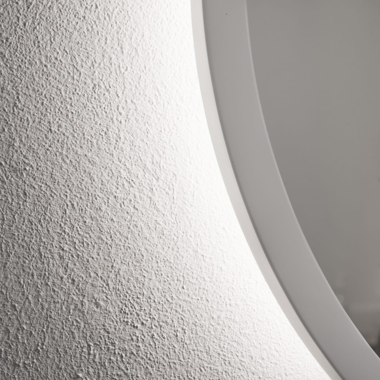 Lustro owalne CASSINI LONG LED - w białej ramie, do przedpokoju, podświetlane