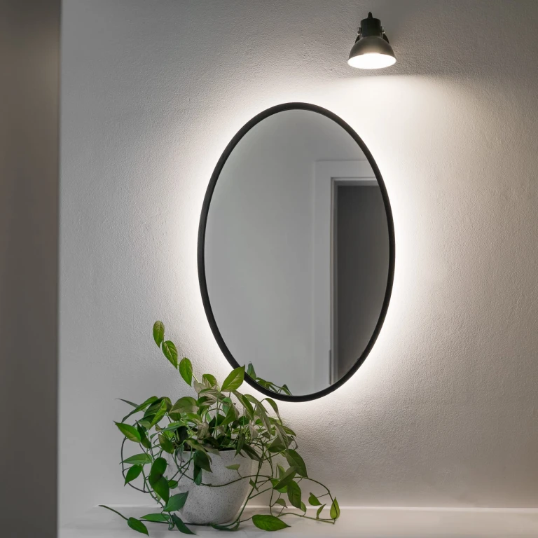 Lustro owalne OVO LED - w czarnej ramie, podświetlane pionowe