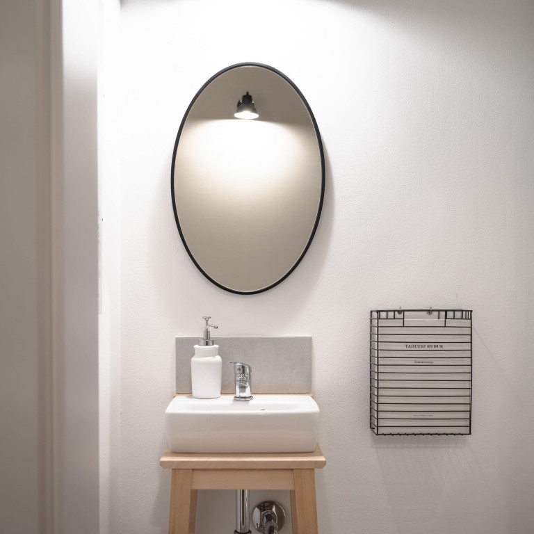 Lustro owalne OVO MINIMAL - w cienkiej ramie, pionowe